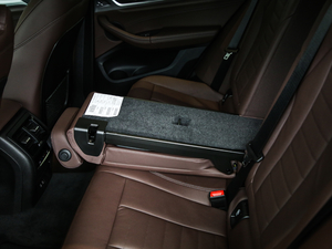 2020xDrive 25i M\b g