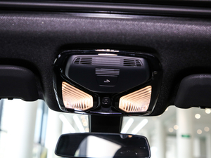 2020xDrive 25i M\b g