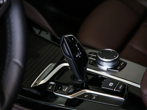 2020xDrive 25i M\b QU