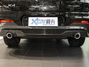 2020xDrive 30i M\b Ś