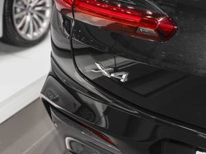 2020xDrive 30i M\b ^