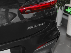 2020xDrive 30i M\b ^