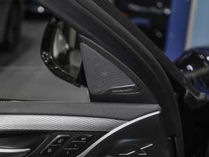 2020xDrive 30i M\b g