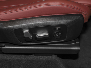 2020xDrive 30i M\b g