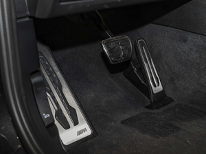 2020xDrive 30i M\b g