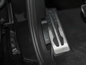 2020xDrive 30i M\b g