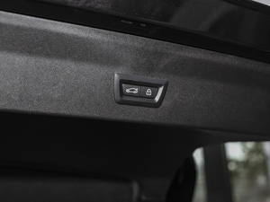 2020xDrive 30i M\b g