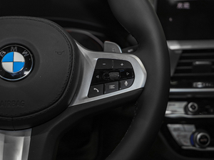 2020xDrive 30i M\b п؅^