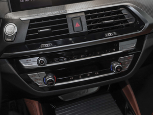 2020xDrive 30i M\b {