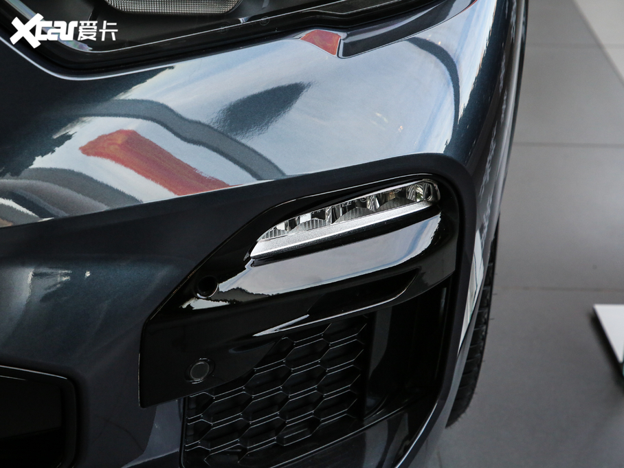 2020RX5(M) xDrive40i M\b