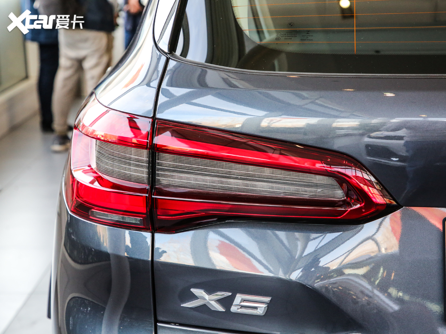 2020RX5(M) xDrive40i M\b