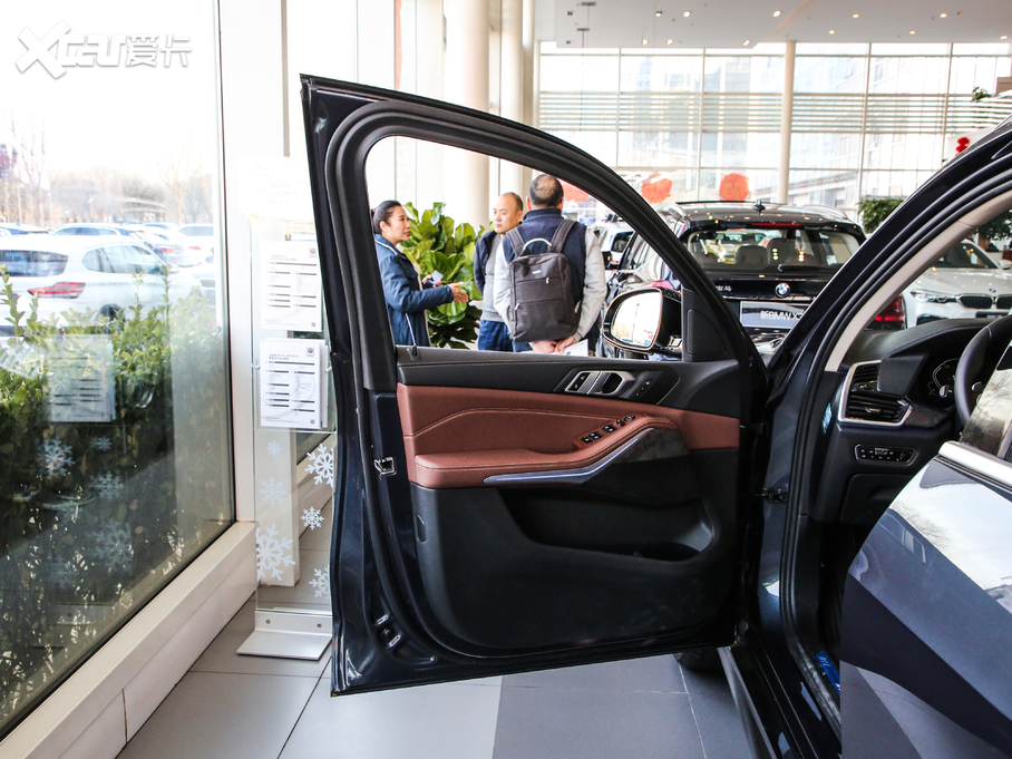 2020RX5(M) xDrive40i M\b