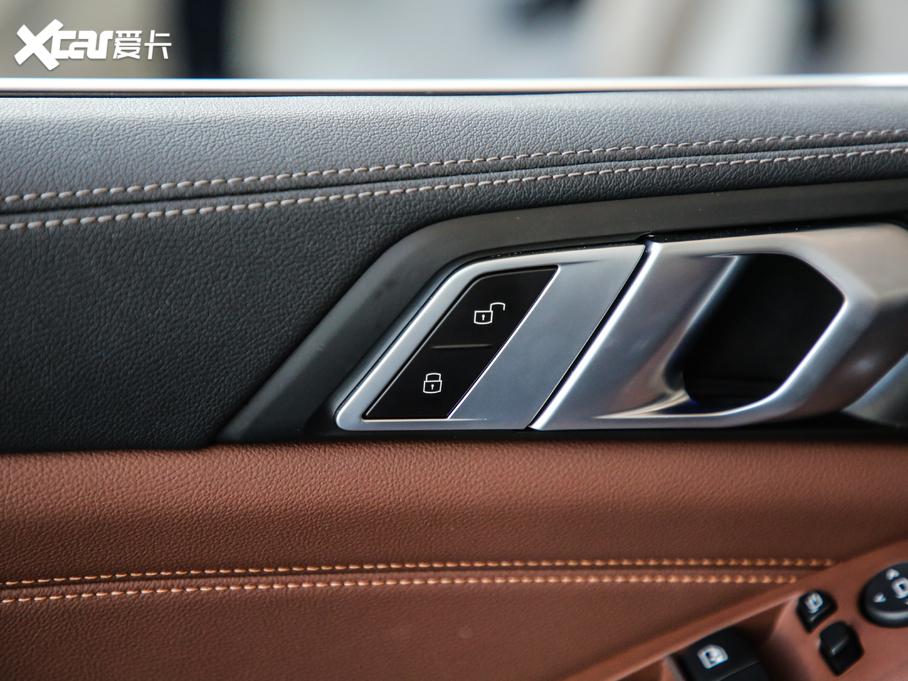 2020RX5(M) xDrive40i M\b