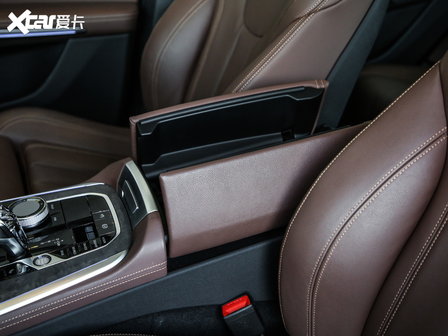 2020RX5(M) xDrive40i M\b