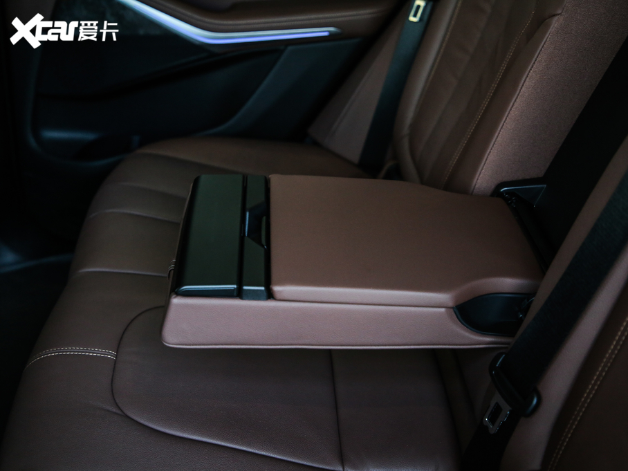 2020RX5(M) xDrive40i M\b