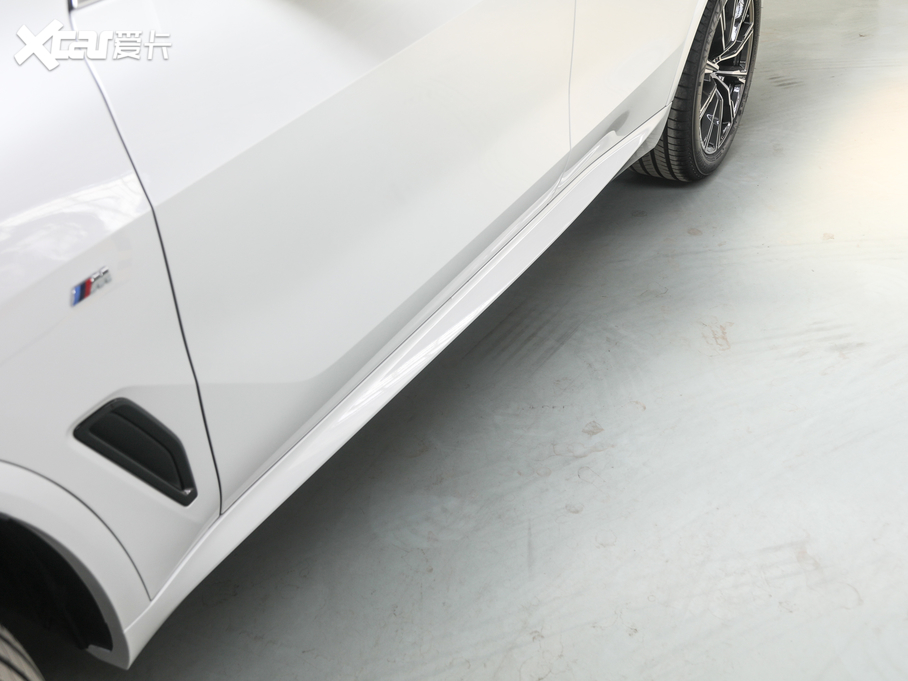 2020RX5(M) xDrive30i M\b