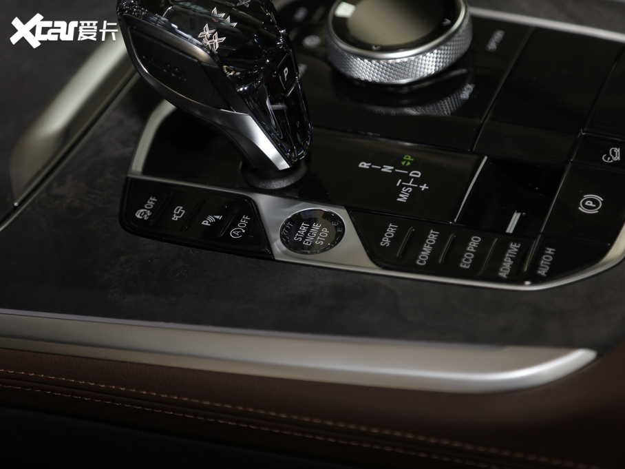 2020RX5(M) xDrive30i M\b