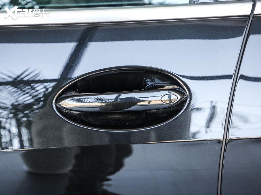 2020RX5(M) xDrive30i M\b