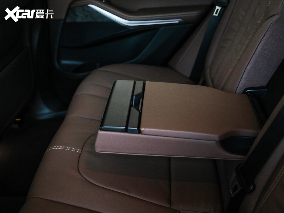 2020RX5(M) xDrive30i M\b