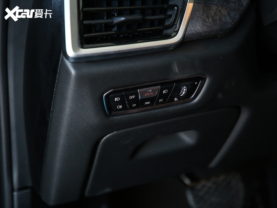 2020RX5(M) xDrive30i M\b