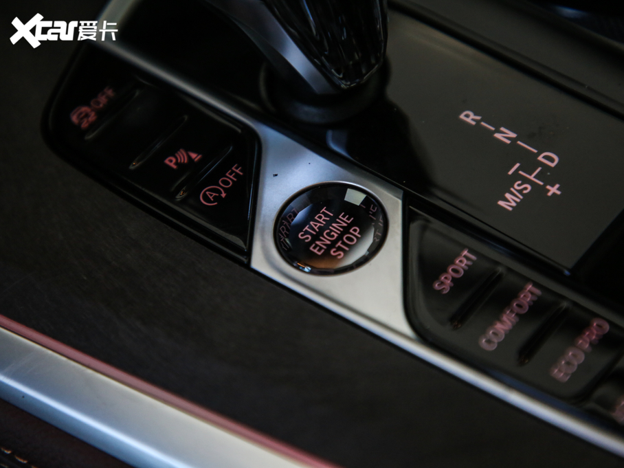 2020RX5(M) xDrive30i M\b