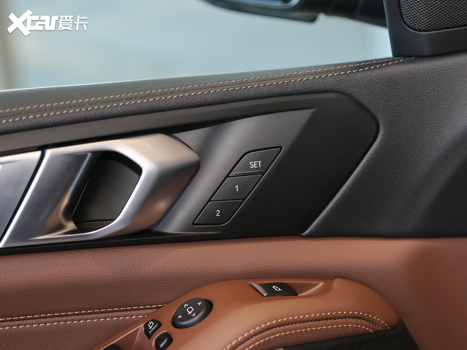 2020RX5(M) xDrive30i XOӋb