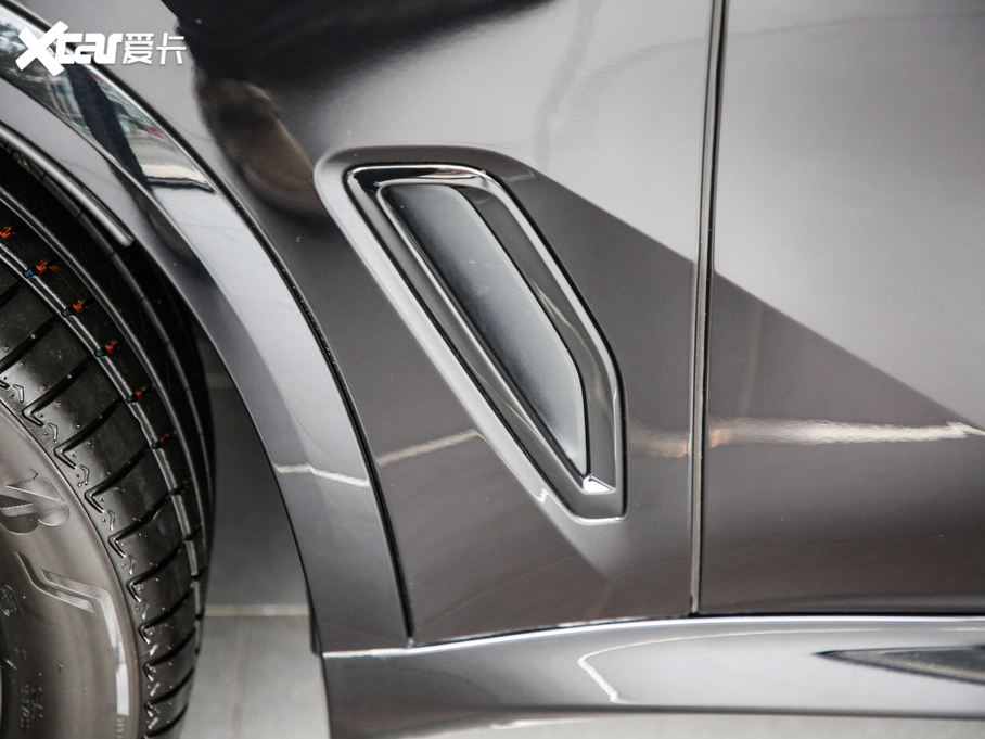 2020RX5(M) xDrive40i M\b