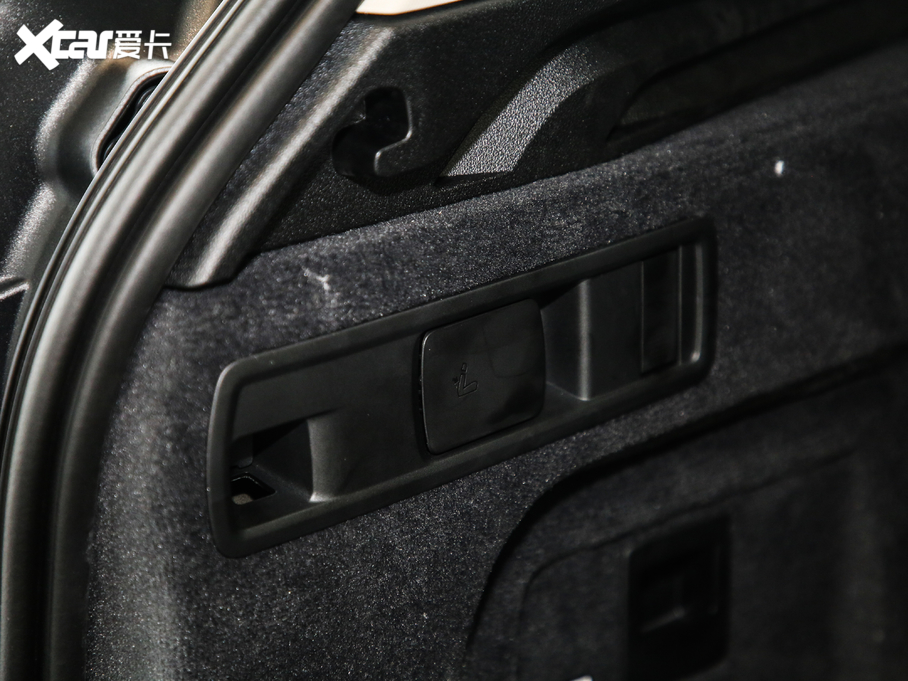 2020RX5(M) xDrive40i M\b