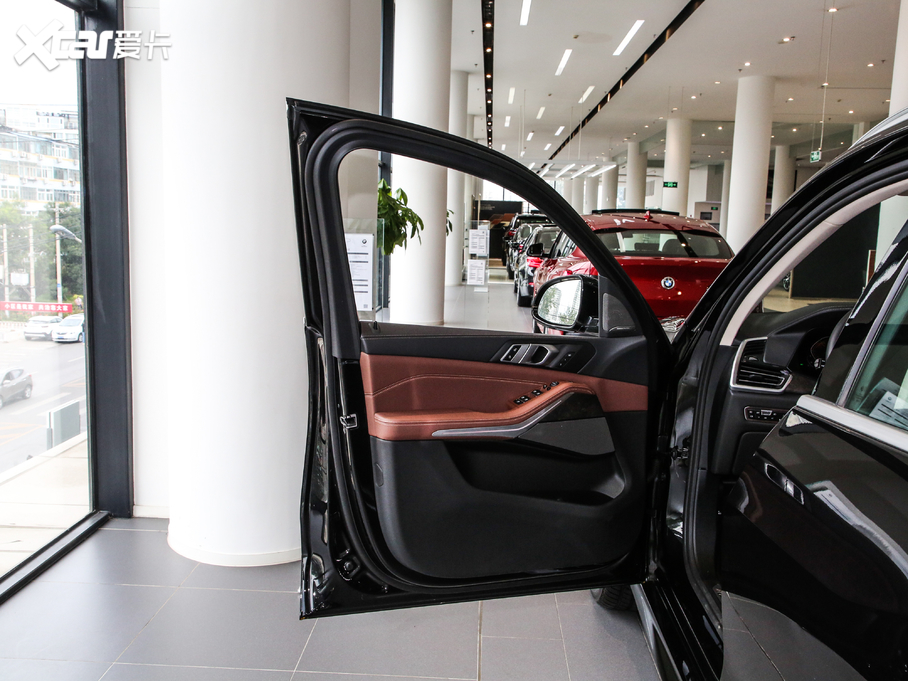 2020RX5(M) xDrive40i M\b