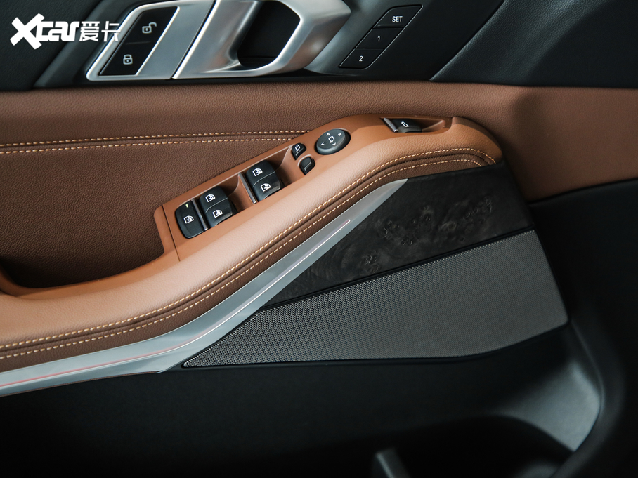 2020RX5(M) xDrive40i M\b