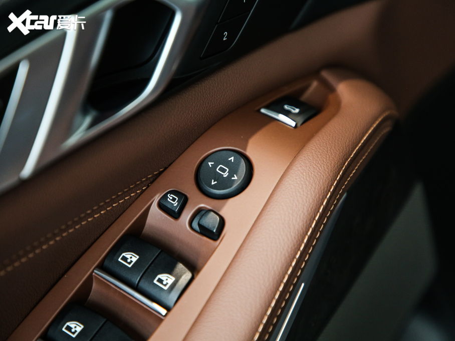 2020RX5(M) xDrive40i M\b