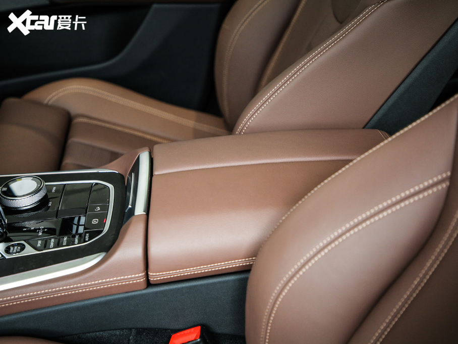 2020RX5(M) xDrive40i M\b