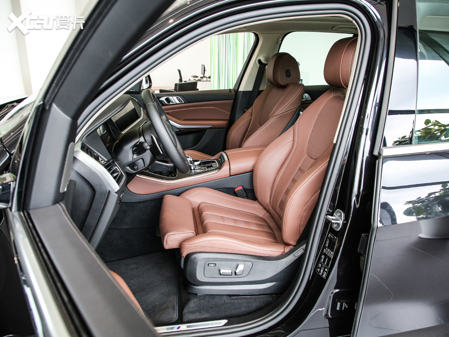 2020RX5(M) xDrive40i M\b