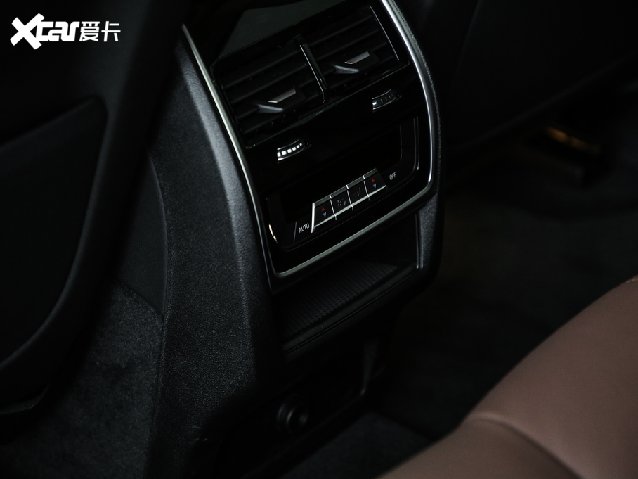 2020RX5(M) xDrive40i M\b