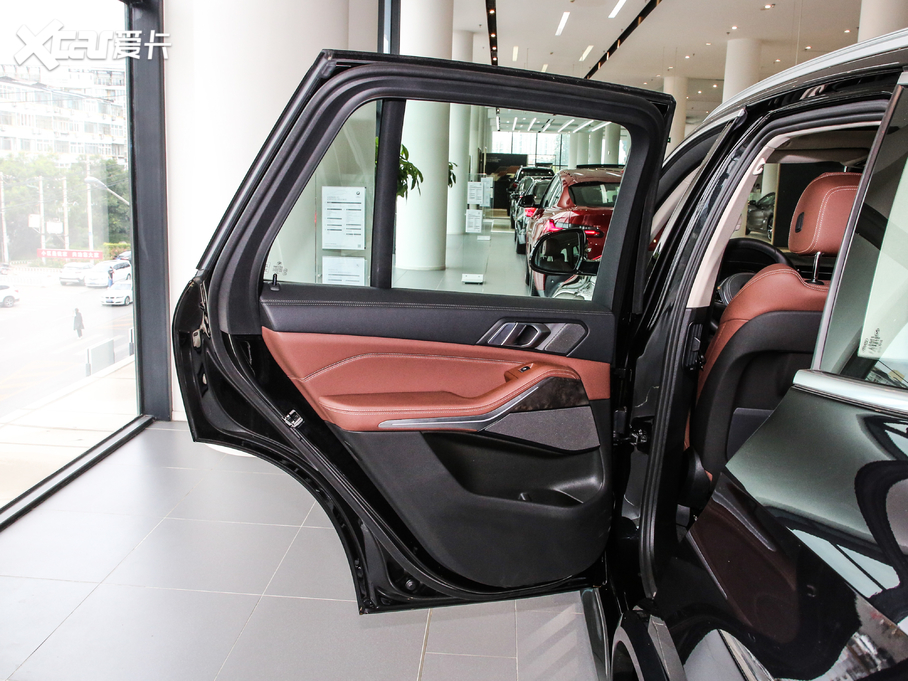 2020RX5(M) xDrive40i M\b