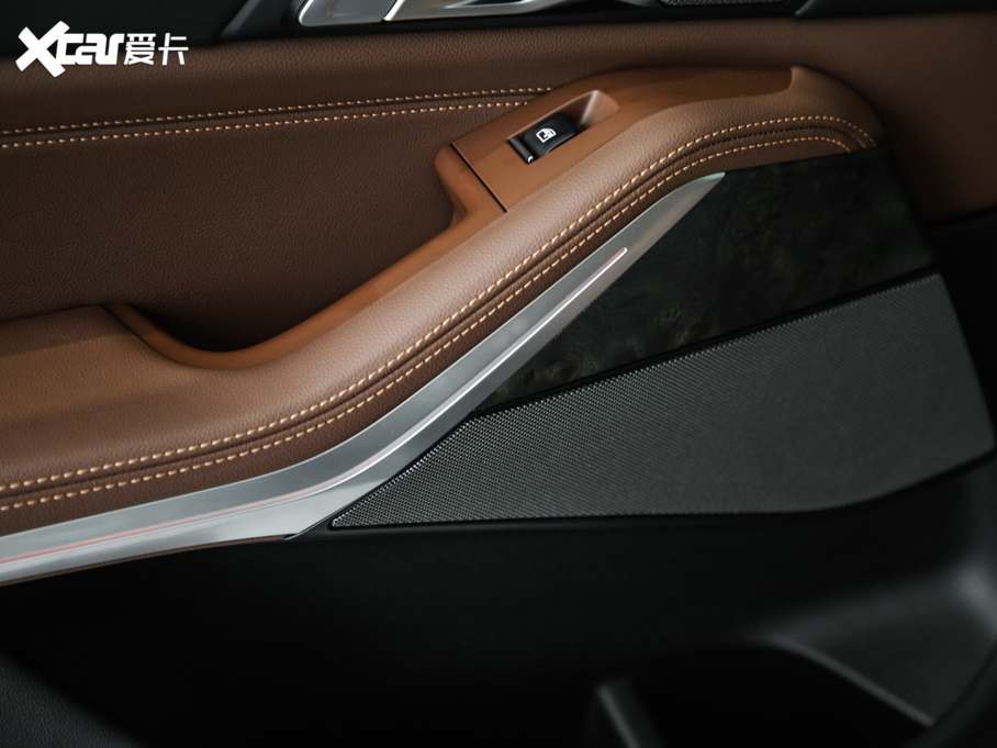 2020RX5(M) xDrive40i M\b