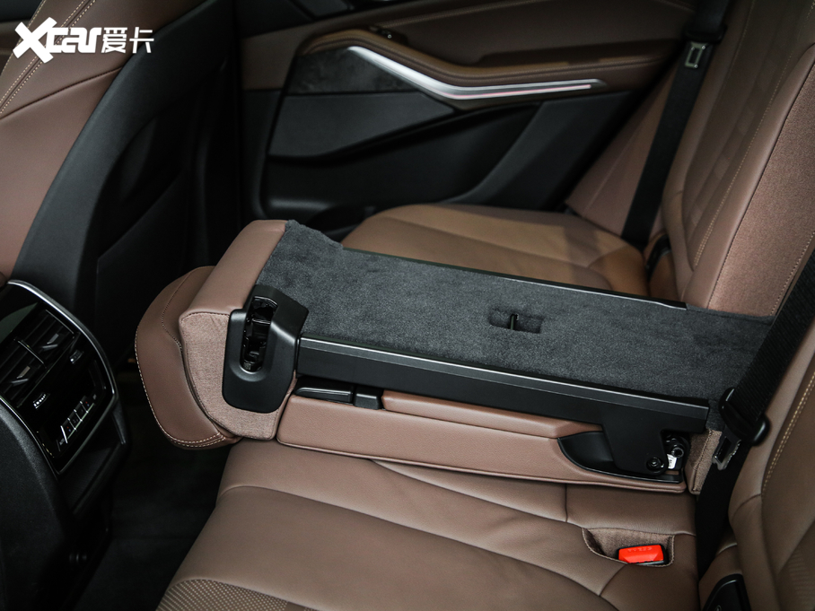 2020RX5(M) xDrive40i M\b