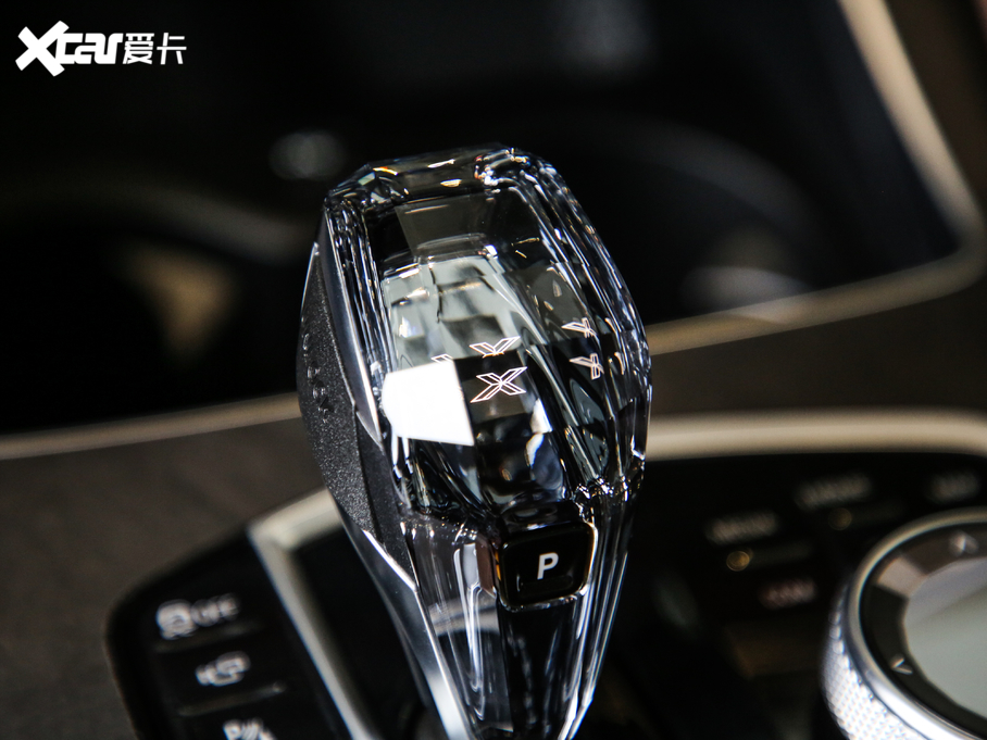 2020RX5(M) xDrive40i M\b