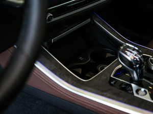 2020xDrive40i M\b п؅^