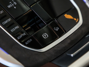 2020xDrive40i M\b п؅^