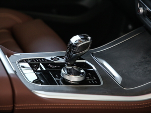 2020xDrive30i M\b п؅^