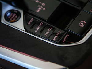 2020xDrive30i M\b п؅^