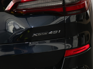 2020xDrive40i  M\b ^