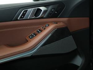 2020xDrive40i  M\b g