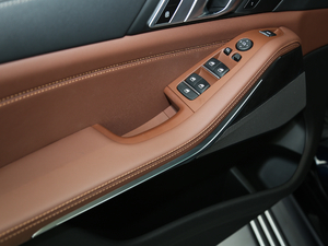 2020xDrive40i  M\b g