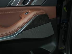 2020xDrive40i  M\b g