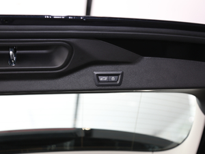 2020xDrive40i  M\b g