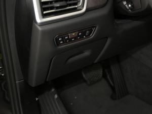 2020xDrive40i  M\b п؅^(q)