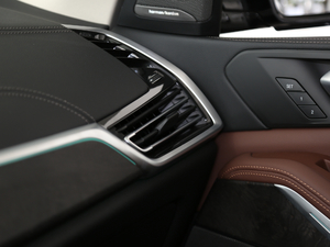 2020xDrive40i  M\b п؅^(q)