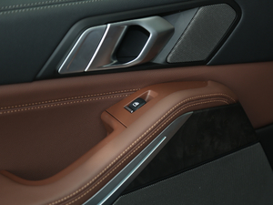 2020xDrive40i  M\b п؅^(q)